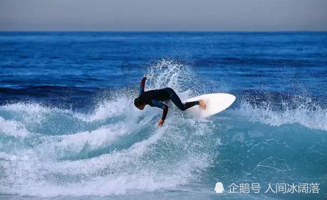 凭借一曲成名，因太红被人投毒毁掉好嗓子，王杰为何知道凶手却不敢说出来？游戏画面