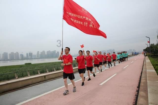 夏克立发视频否认虐待出轨传闻：我是个好父亲和好丈夫
