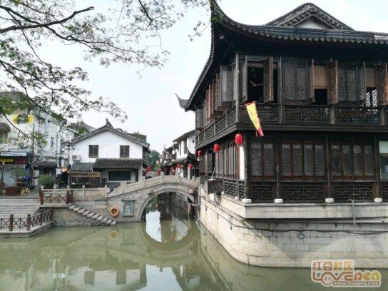 “中东火药桶”助黄金重新攻上2030,鹰派美联储仍有压制