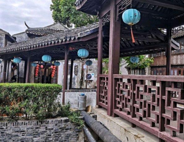 两版双枪老太婆原型对比:一个被劝退离党,一个解放后被处枪决